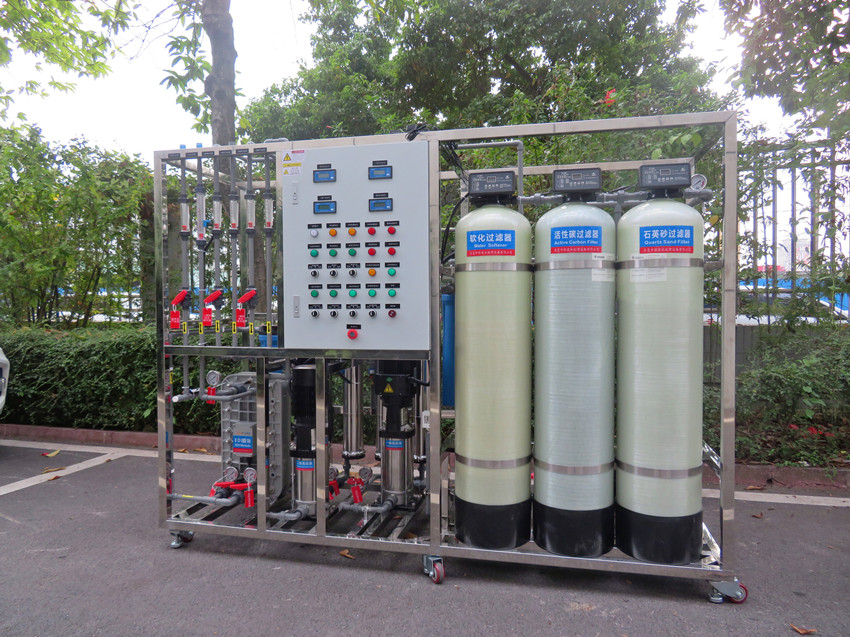 高纯水制取_每小时500kg 15兆欧二级RO+EDI超纯水系统